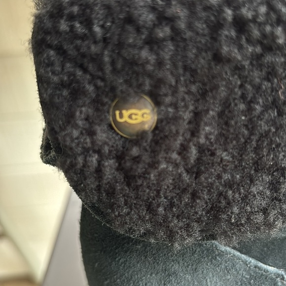 Ugg Australia women’s black wedge boots - Picture 13 of 13